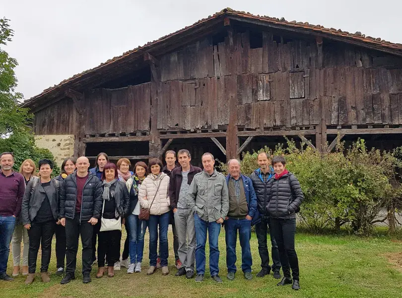 LKS TASACIONESen 25. urteurrena